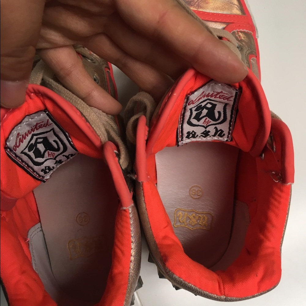 Ash Sneaker - Picture 3 of 5