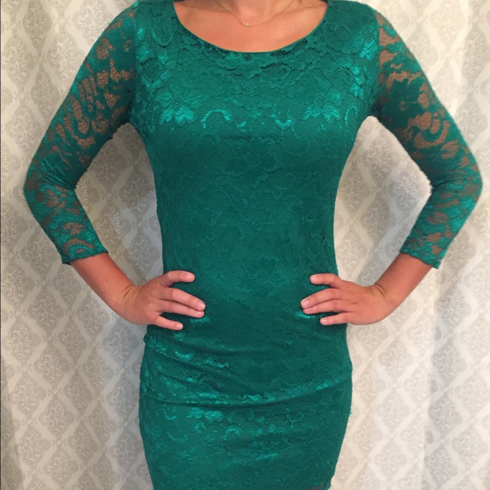 NEVER WORN. Arden B. Size Small. Green Lace dress