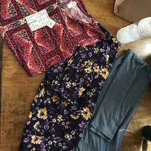 Lularoe TC leggings and Perfect T set