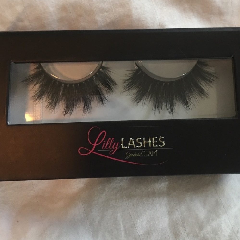 LILLY LASHES  "Vegas"