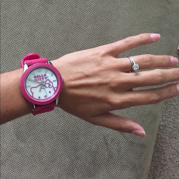 Hello kitty watch - Picture 2 of 4