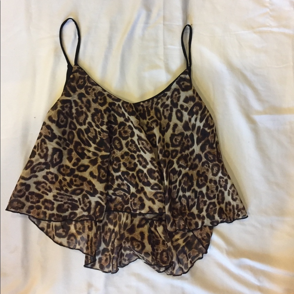 A cute leopard tank top!