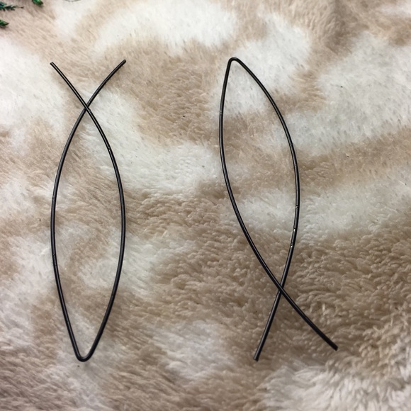 Last One ))) Black Hoop Earrings - Picture 6 of 8