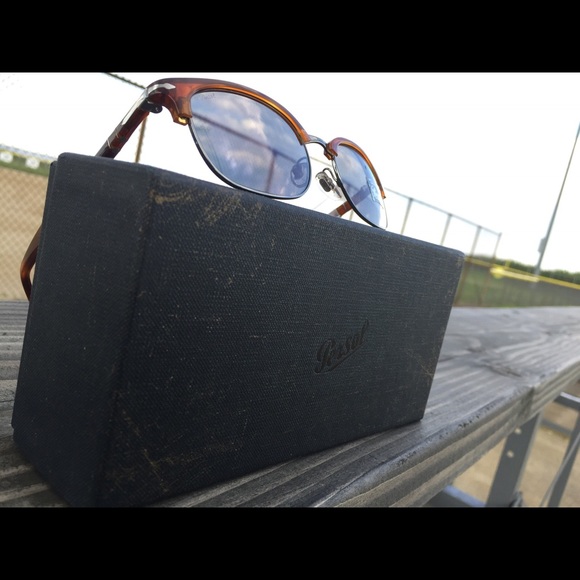 Persol - Picture 2 of 2