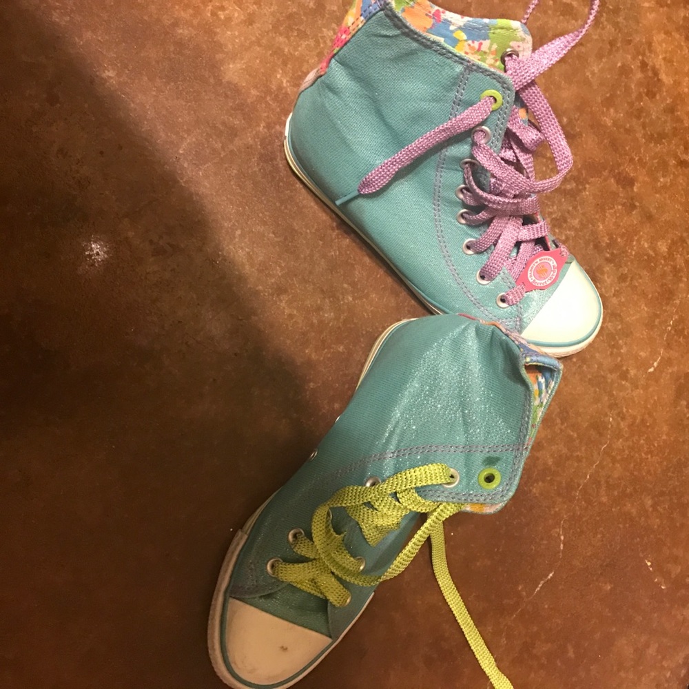Size 8 Daddy's Money Sneakers