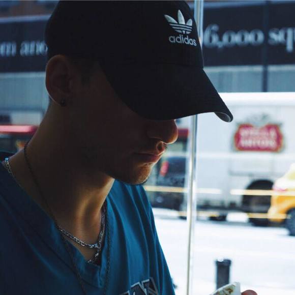 Meet your Posher, Chris - Picture 1 of 1