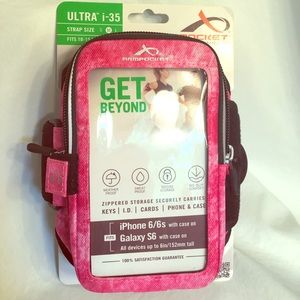 Arctic berry armpocket for iPhone 📱Never used!