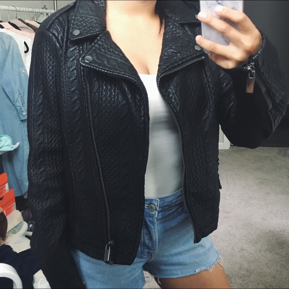 BLACK FAUX LEATHER MOTO JACKET