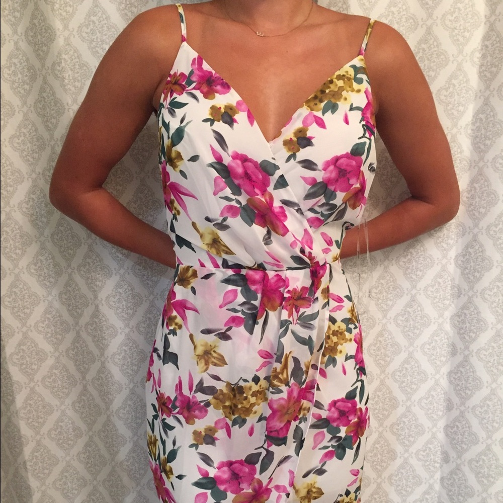 NEVER WORN. Size Large floral dress.