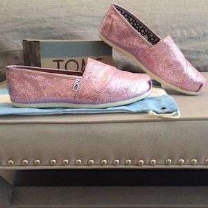 TOMS Classics Pink Glitter Shoes, Size 8.5