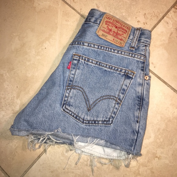 Levi's Pants - 560 CUTOFF SHORTS