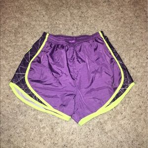 NIKE SHORTS