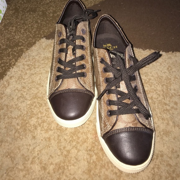 Sneakers - Picture 2 of 3