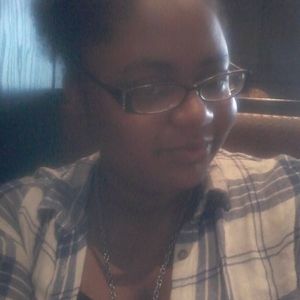 Meet your Posher, Tia