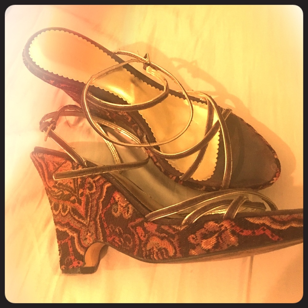 Enzo Angiolini Paisley Platform