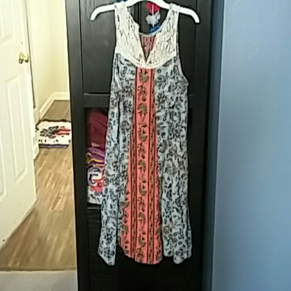 Dress - Picture 3 of 3