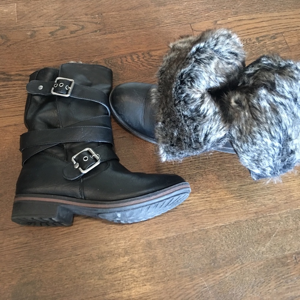 Fur lined boots