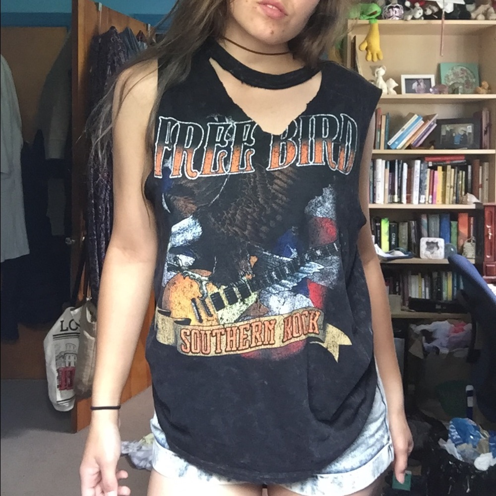 ✨EVERYTHING MUST GO✨ Free bird top