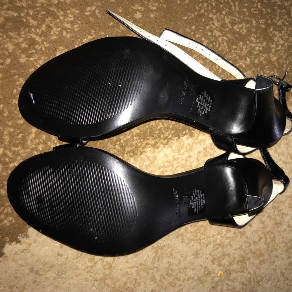 Heels - Picture 3 of 3