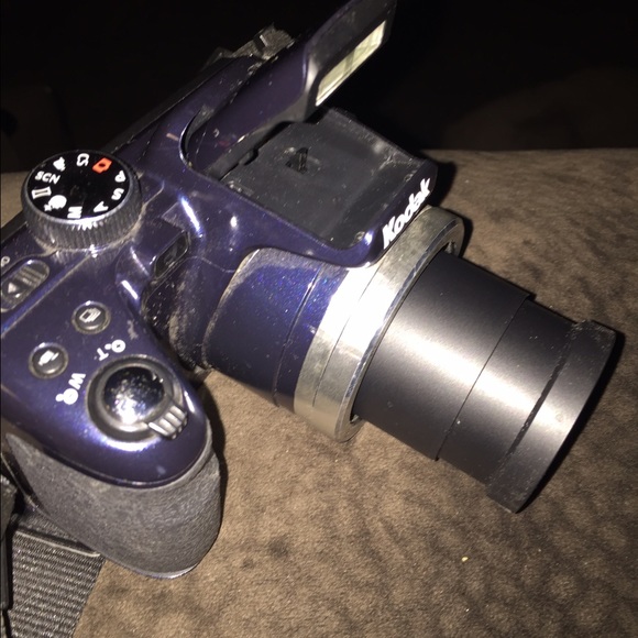 Digital Camera - Picture 2 of 5