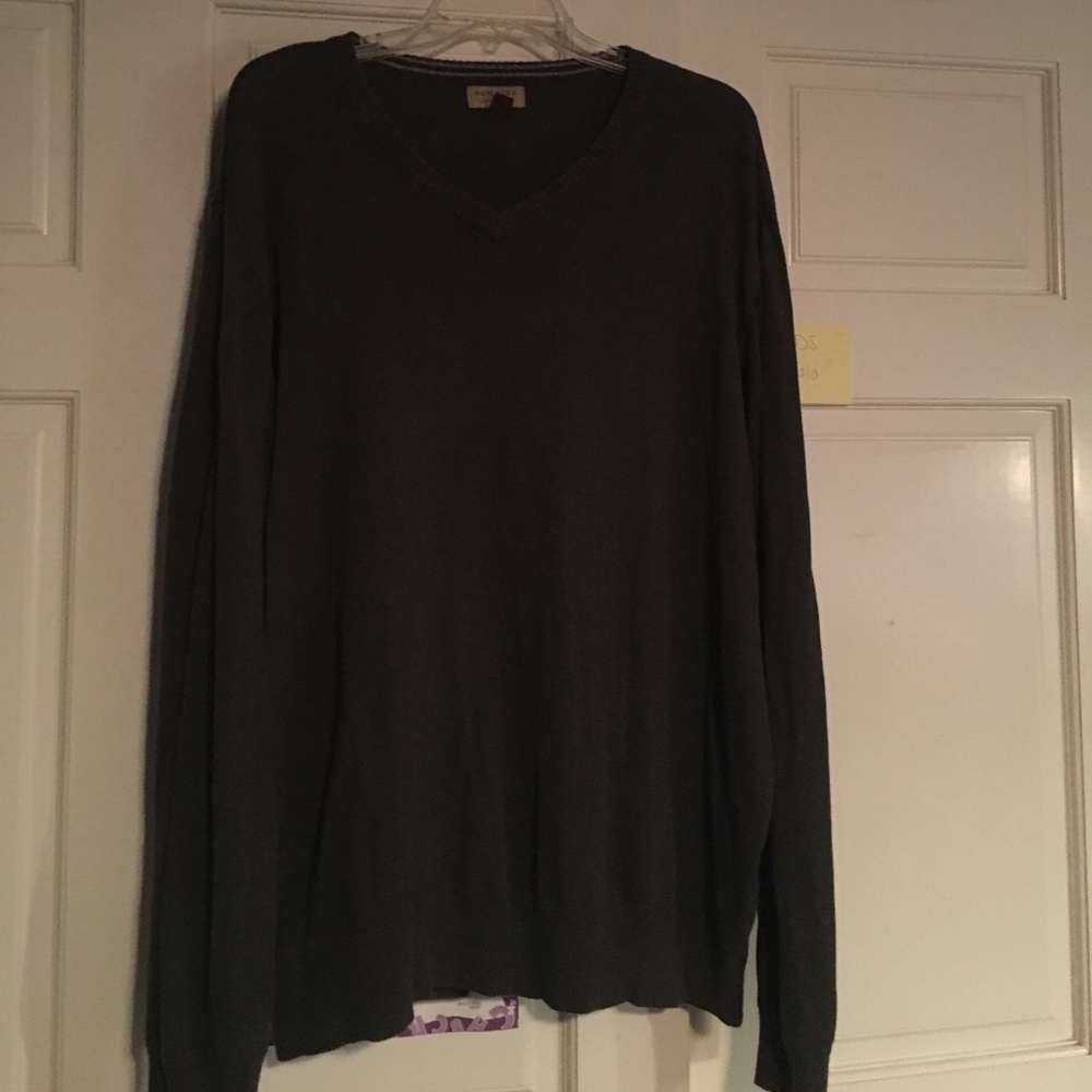 Forest Green v-neck sweater