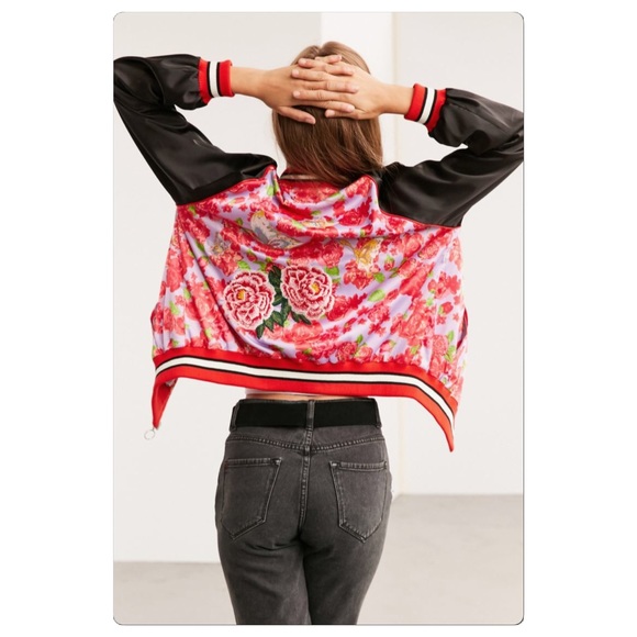 Urban outfitters embroidered bomber XS - Picture 3 of 4