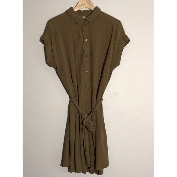 H&M Dresses & Skirts - 🎉HOST PICK🎉H&M Shirt Dress