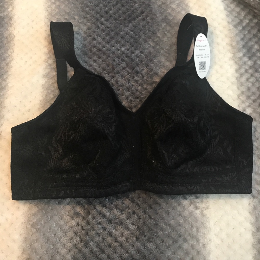 Black WingsLove 44B Full Coverage Bra.