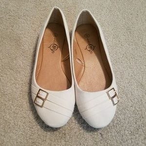 Ballet flats