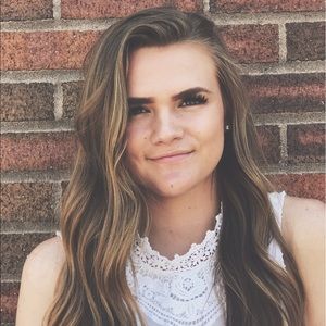 Meet your Posher, Alexis