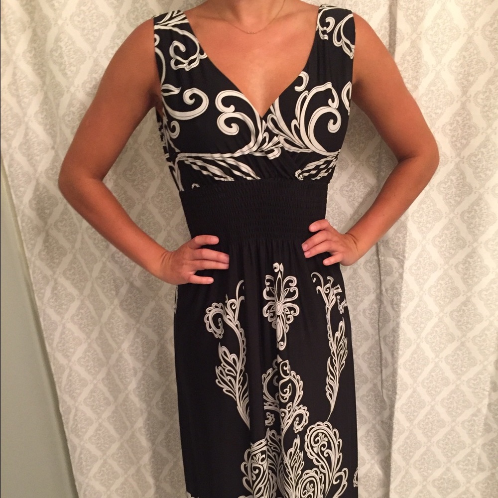 NEVER WORN. Comfy Med/Lrg Black&White Maxi