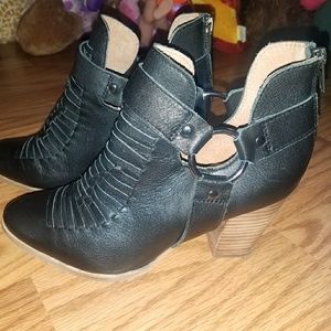 Seychelles black Leather Cutout ankle zip bootie