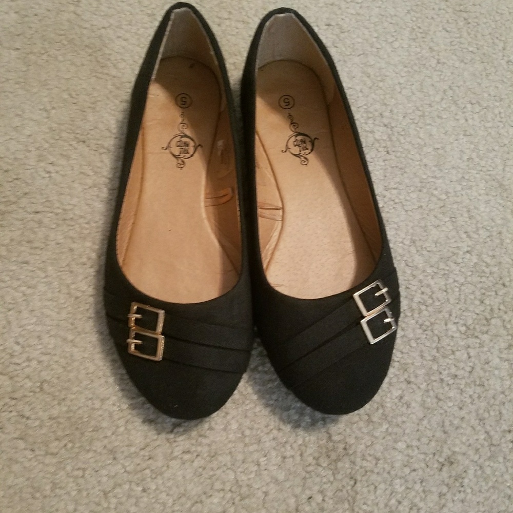 Ballet flats