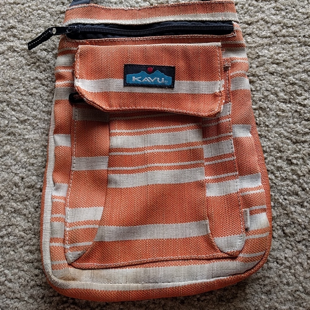 Kavu shoulder purse