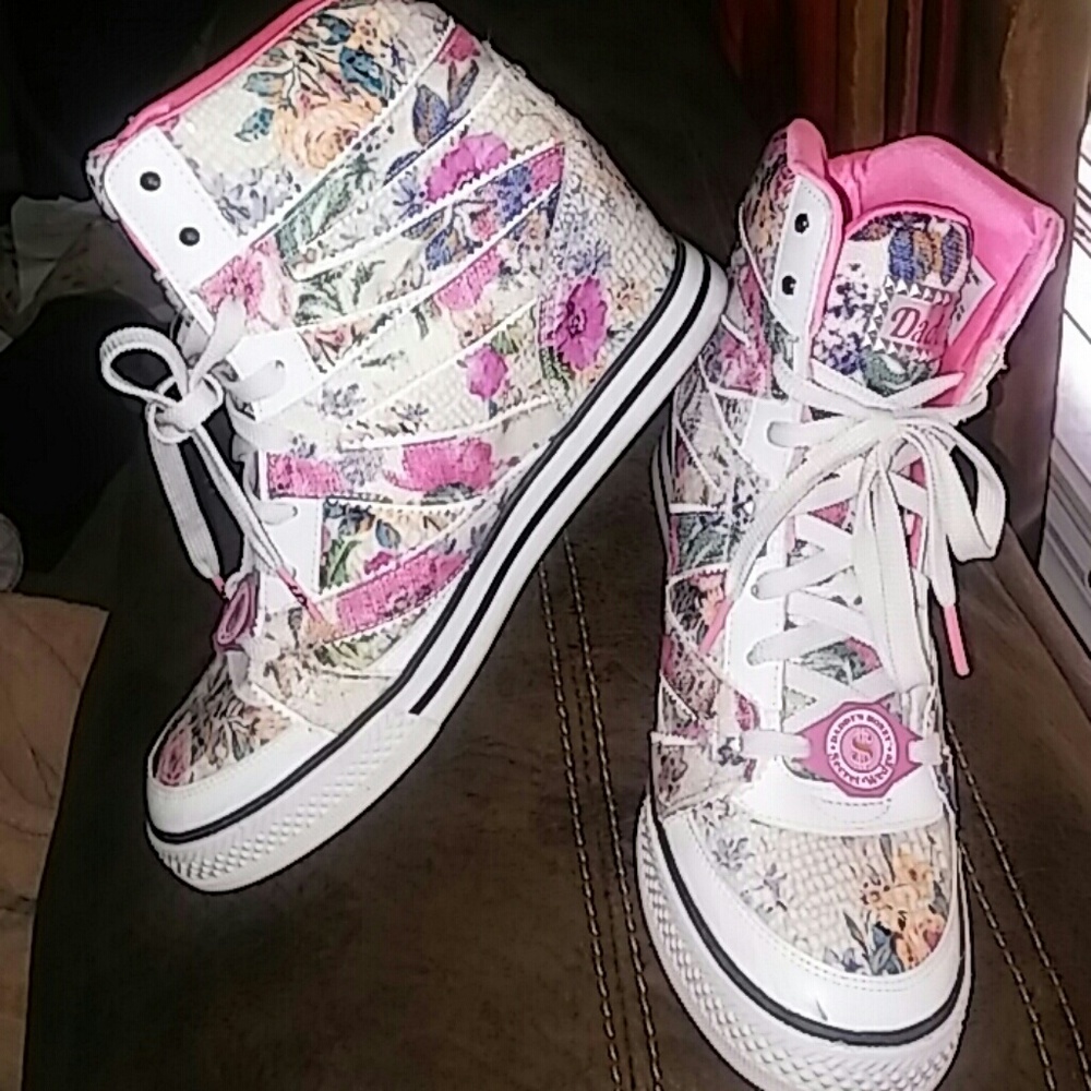 Skechers Daddy's Money Floral Wedge 9.5