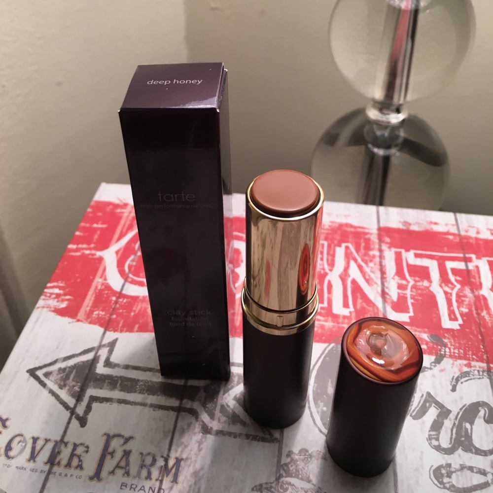 Tarted clay foundation stick