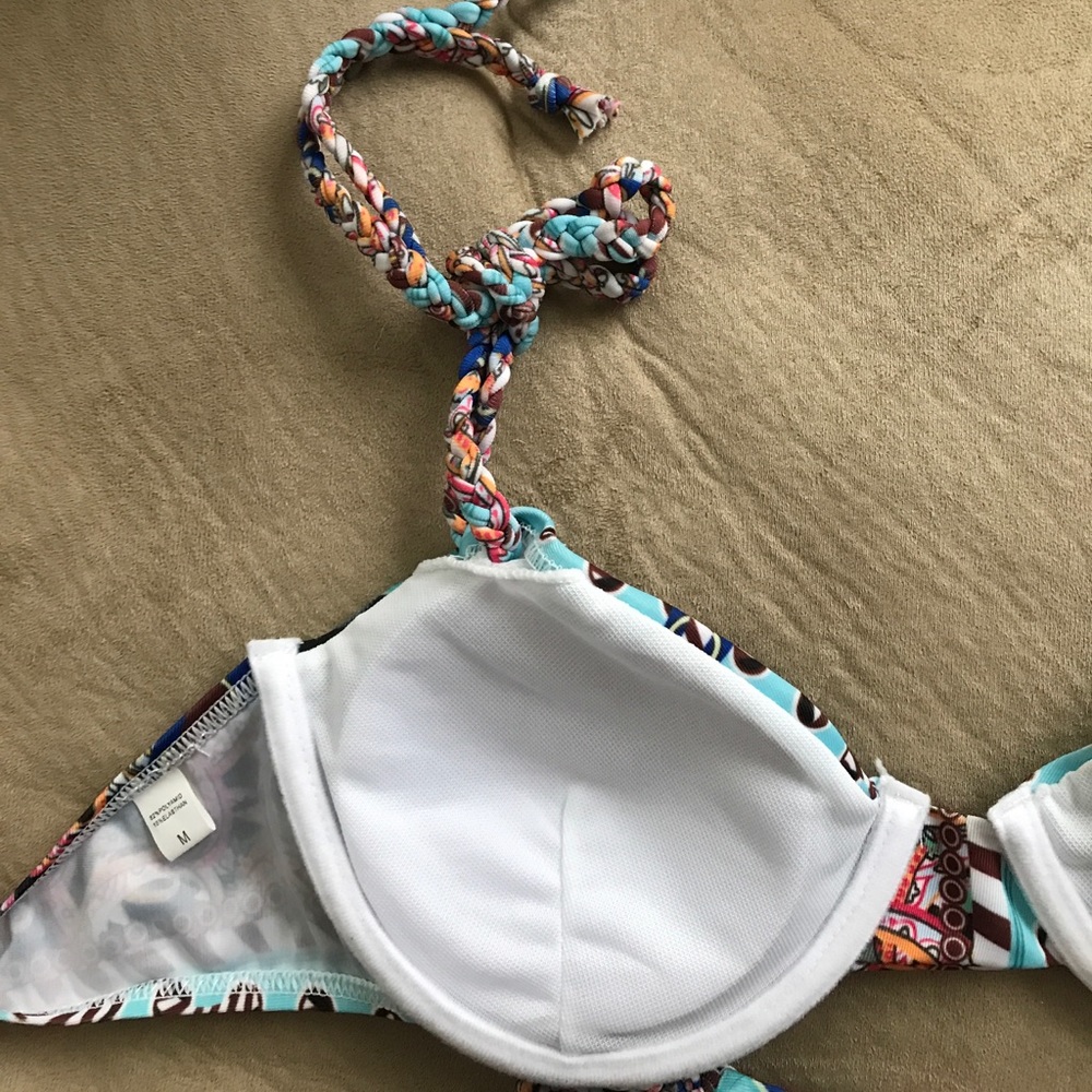 Cute bikini - Picture 4 of 4