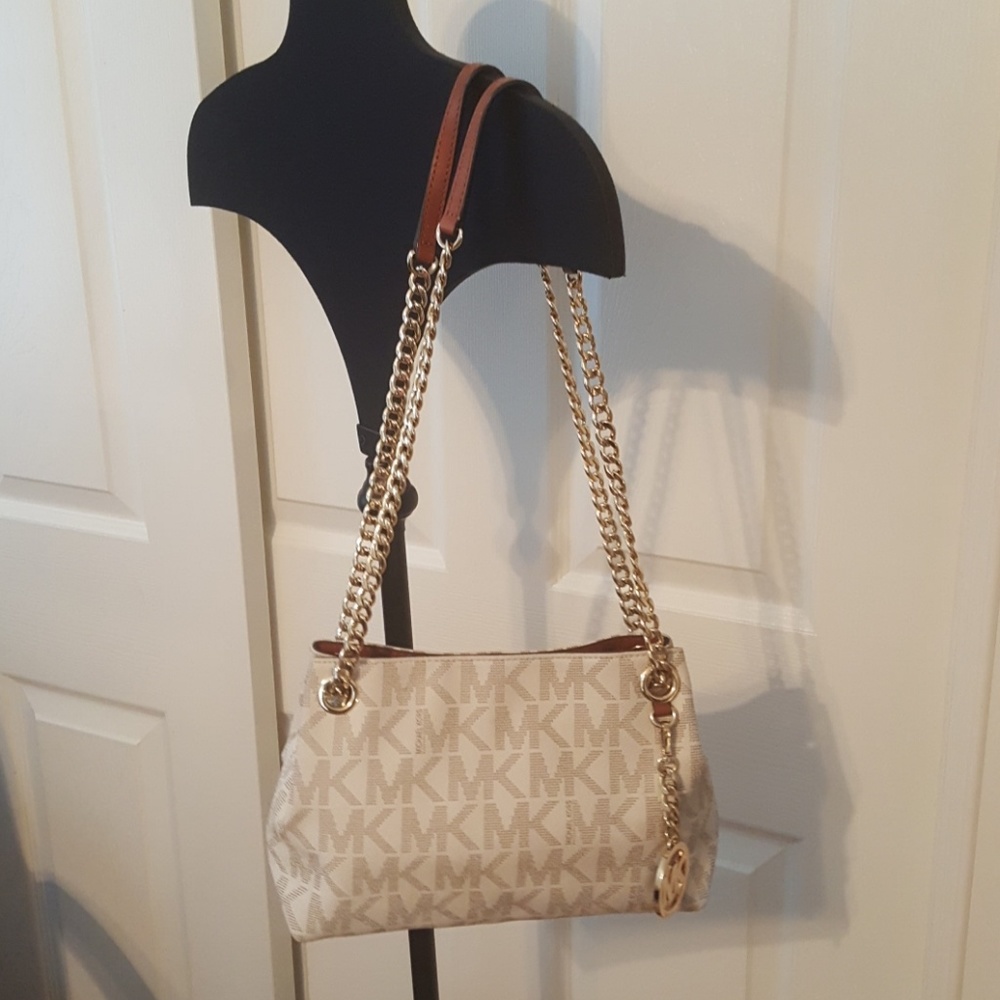 Michael Kors Satchel/Crossbody Pirse5