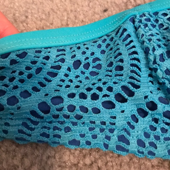 Bikini - Picture 2 of 3