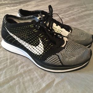 Nike Fly Knit Racers