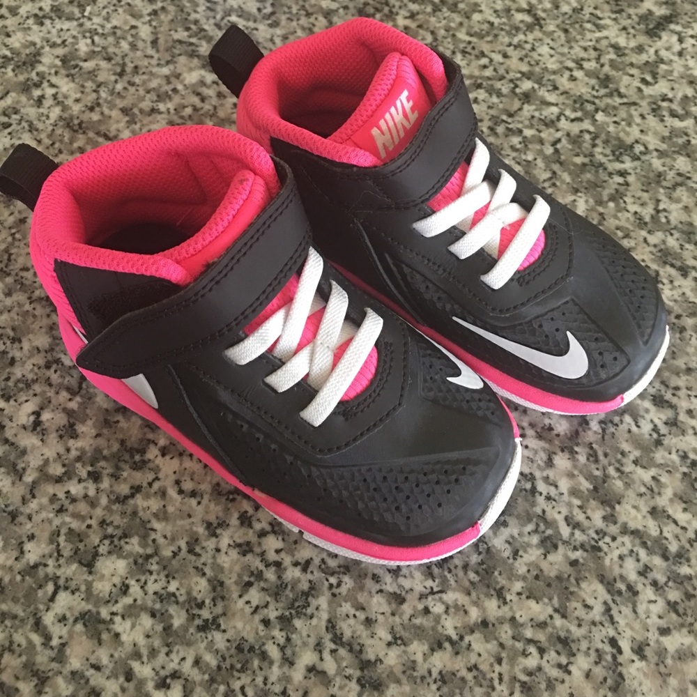 Nike tennis shoes girls toddlers brand new