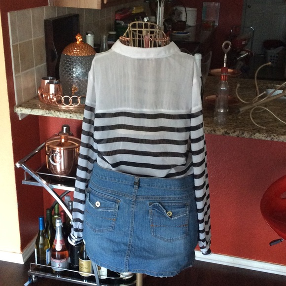 A Striped Tee🐅 - Picture 3 of 6