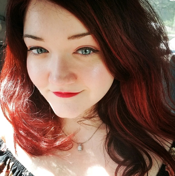 Meet your Posher, Laura - Picture 4 of 4