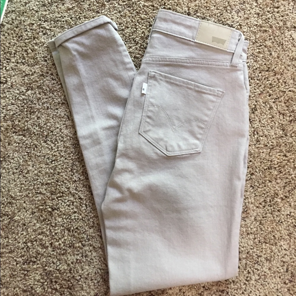 Levi's inspired high waisted light grey jeans