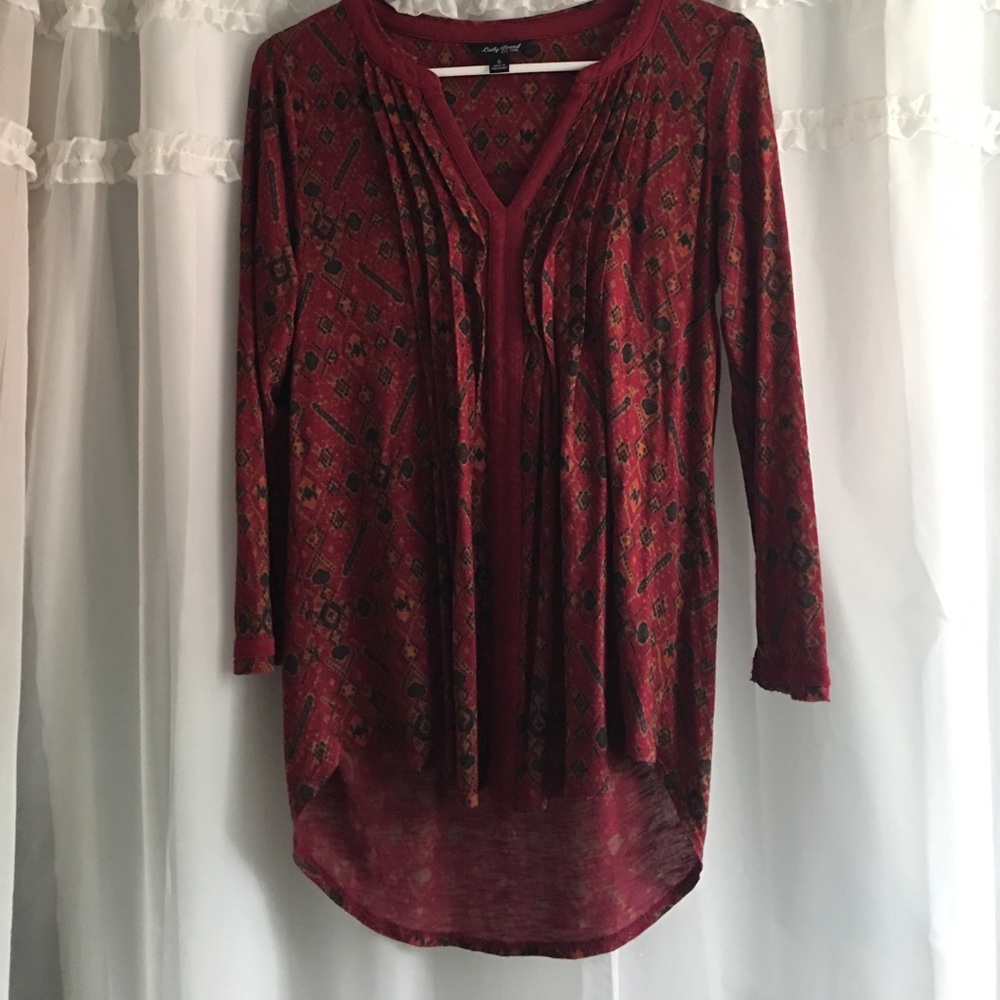 Lucky Brand Floral/ tribal maroon Flounce Top