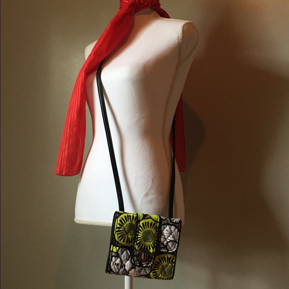 Vera Bradley Day Tote - Picture 6 of 7