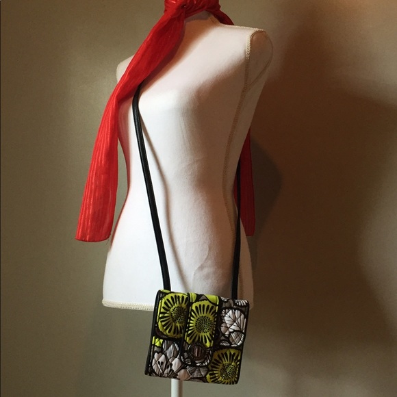 Vera Bradley Day Tote - Picture 6 of 7