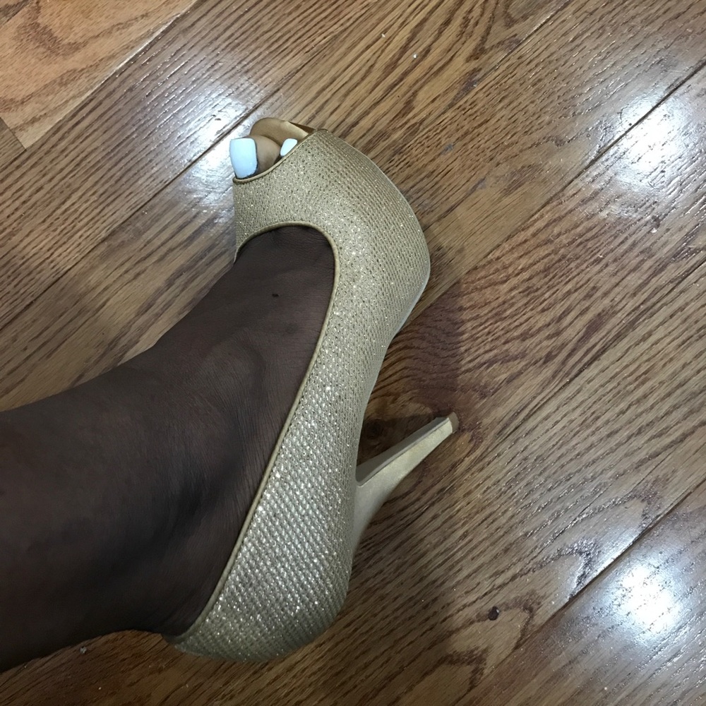 Platform Peep Toe Pumps. - Picture 8 of 8