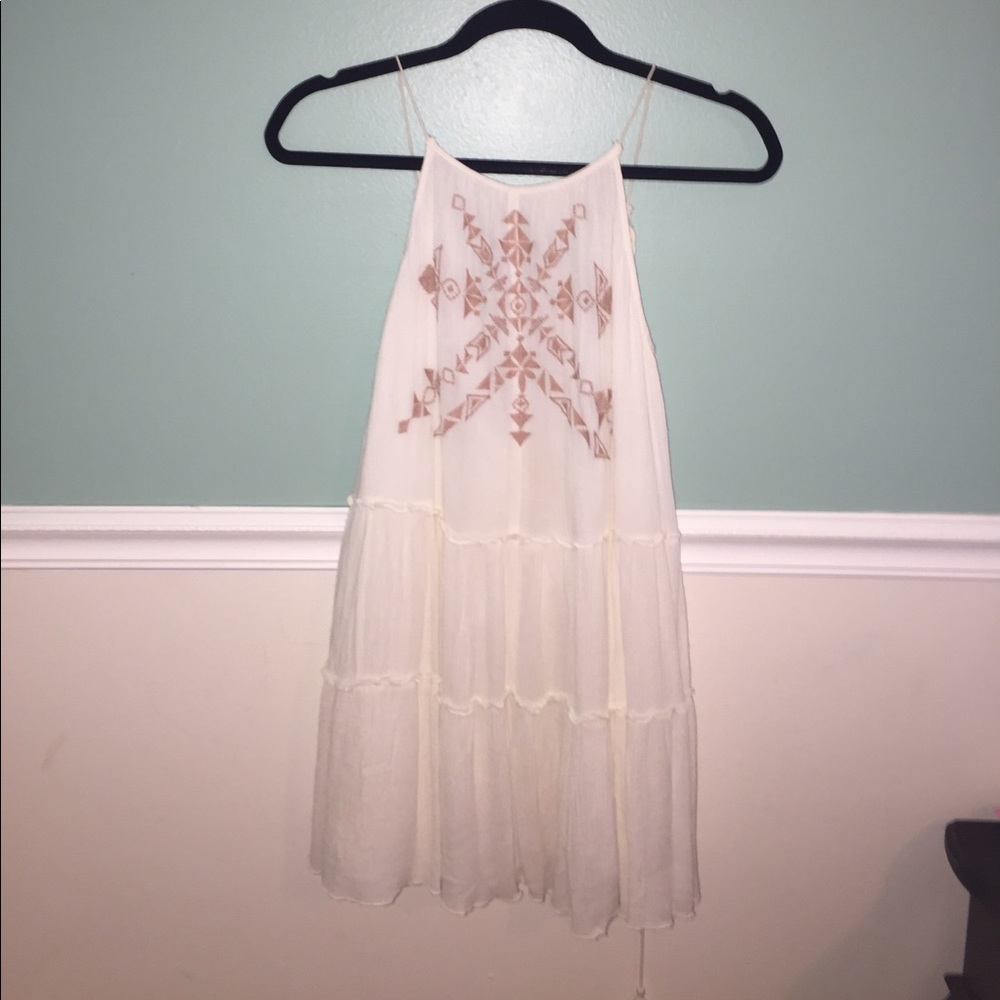 URBAN OUTFITTERS WHITE DRESS FLOWY