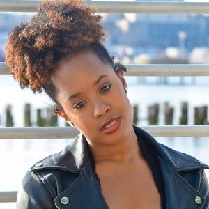 Meet your Posher, Shaina